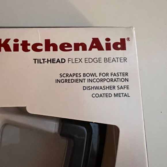 NEW IN PACKAGE Kitchen-Aid tilt head flex edge beater - Picture 3 of 6